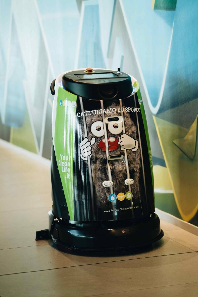 Robot per pavimenti con AI